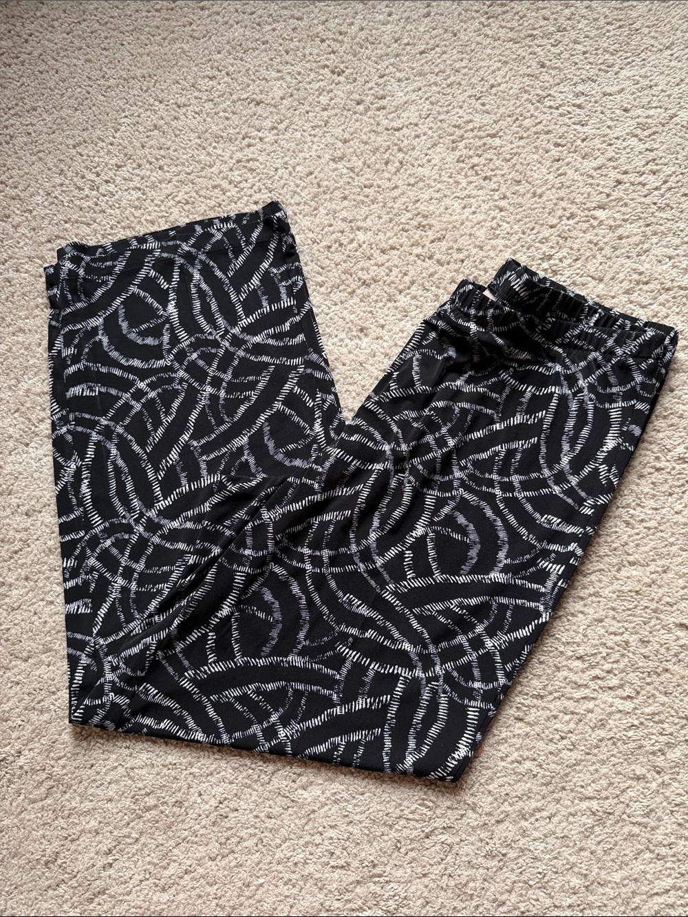 Chico Black & White Patterned Leggings
